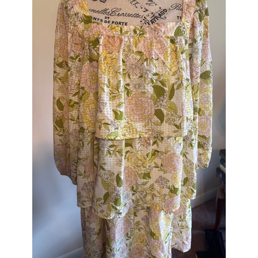 Who What Wear Rose and Green Floral Tiered Dress Sz Medium